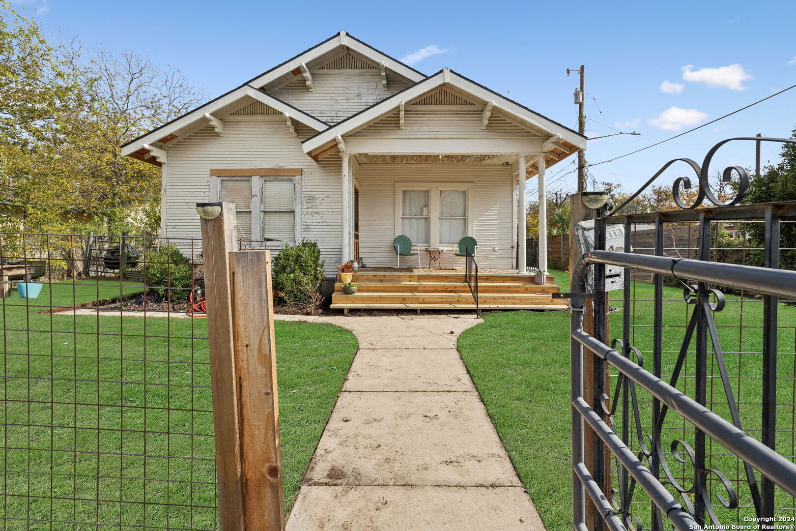 1620 Olive St Listing Cover Image