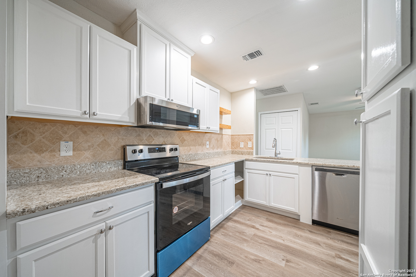 8310 Running Horse, San Antonio, TX 78242