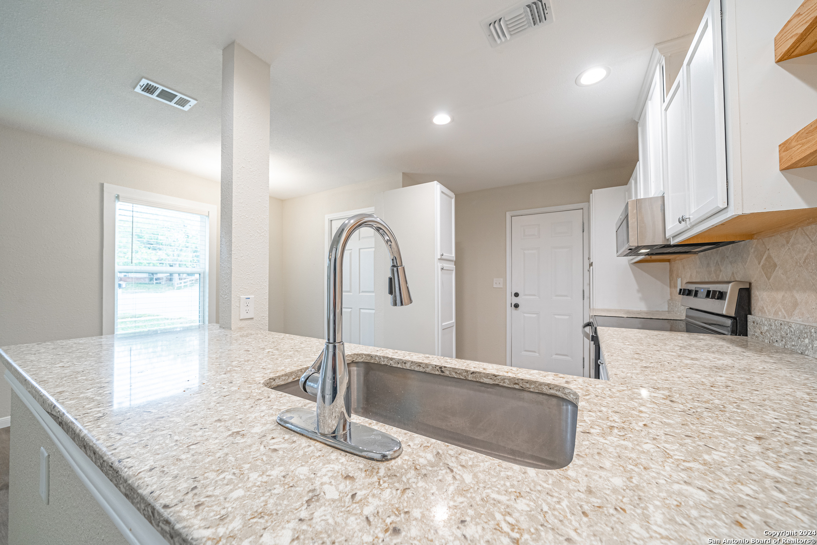 8310 Running Horse, San Antonio, TX 78242