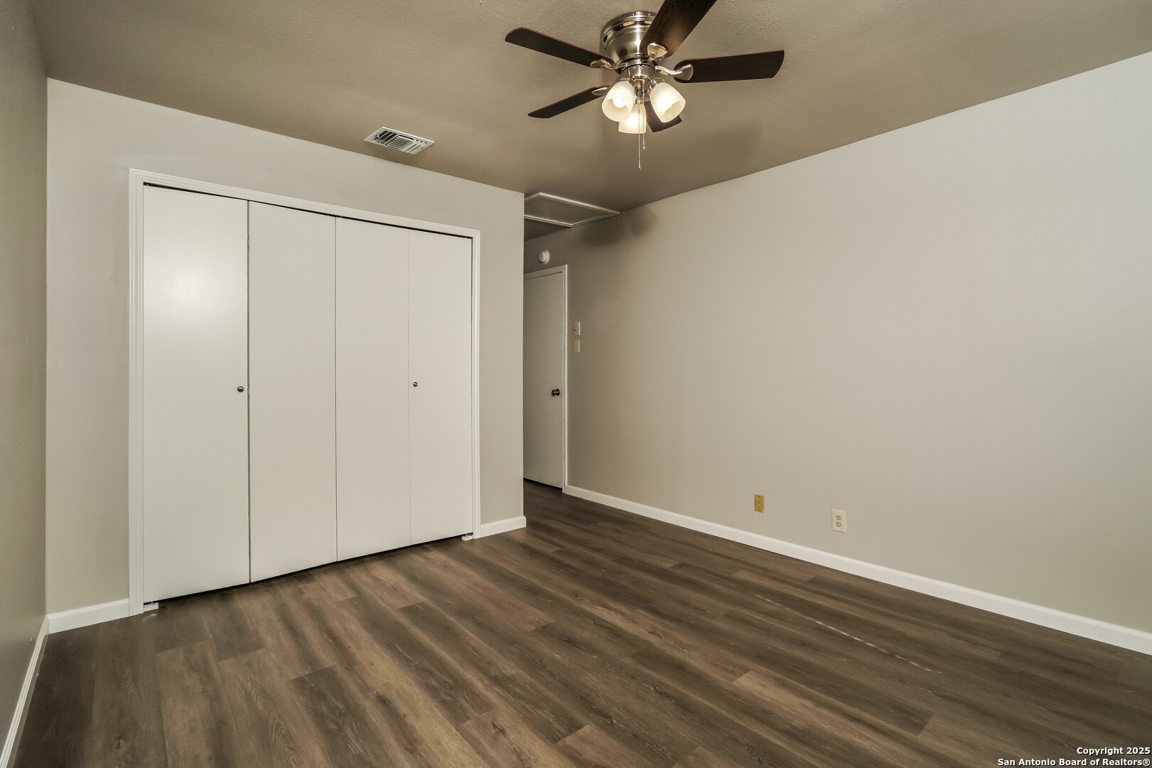 8858 MEADOW RANGE ST, San Antonio, TX 78250