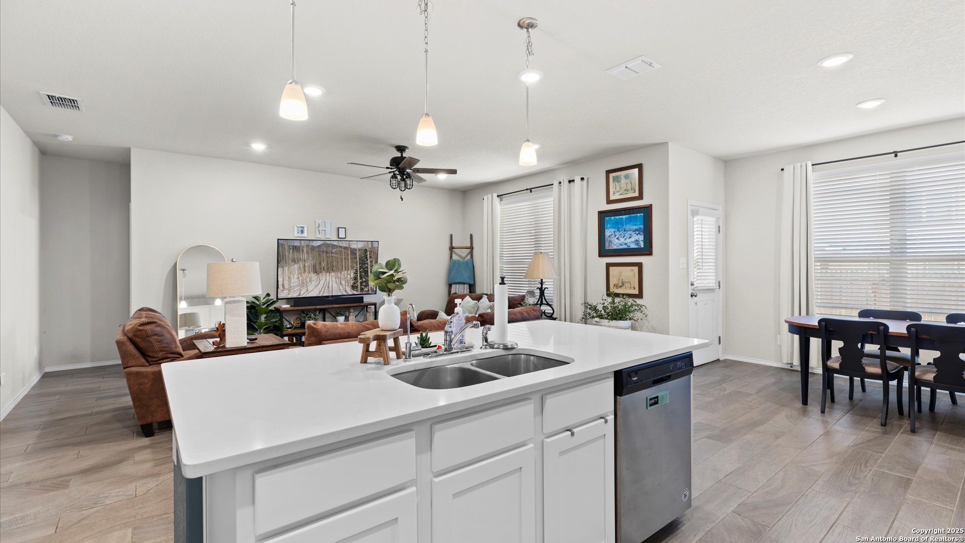 2437 HIDDENBROOKE TRCE, Seguin, TX 78155