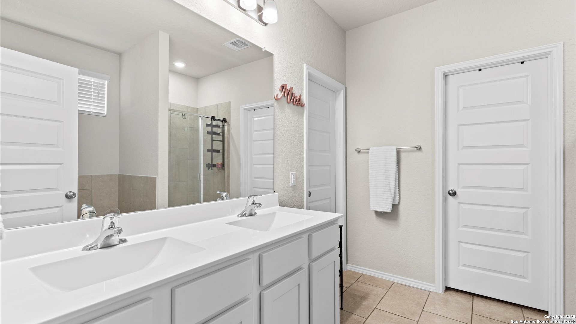 2437 HIDDENBROOKE TRCE, Seguin, TX 78155
