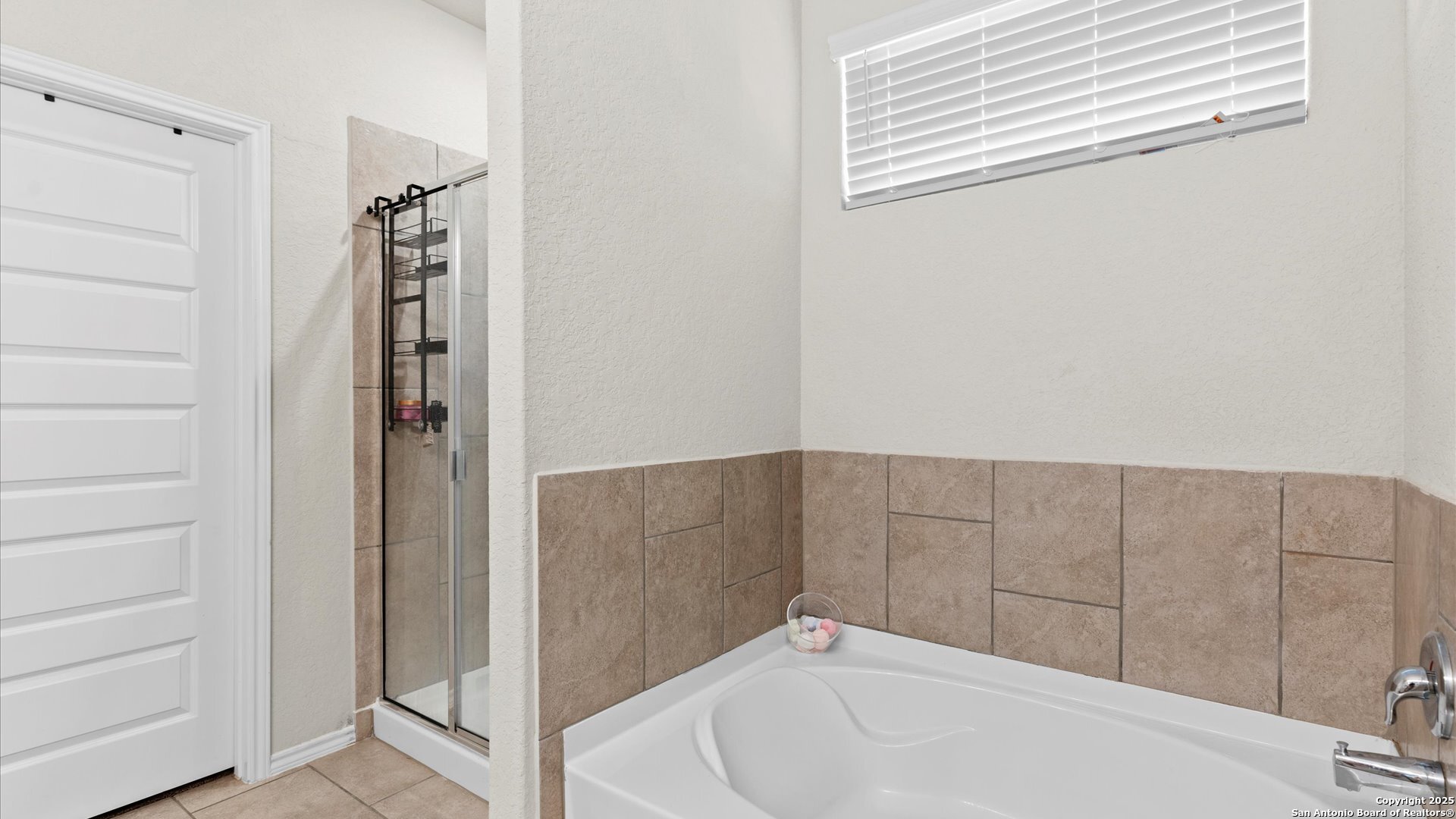 2437 HIDDENBROOKE TRCE, Seguin, TX 78155