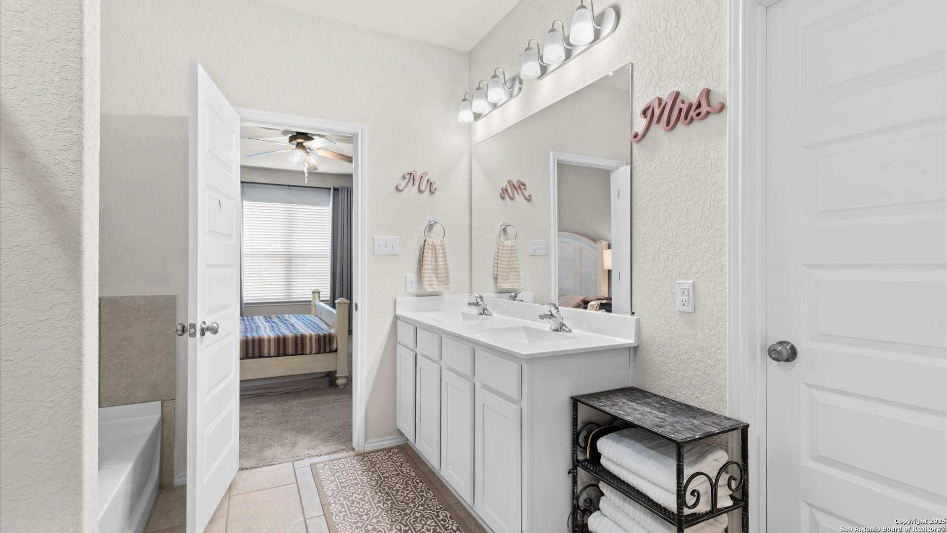 2437 HIDDENBROOKE TRCE, Seguin, TX 78155