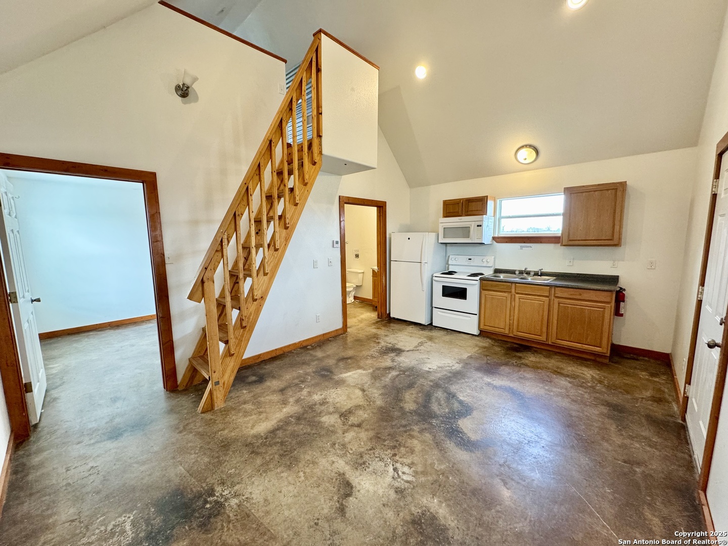 573 State Highway 97 E, #110, Floresville, TX 78114