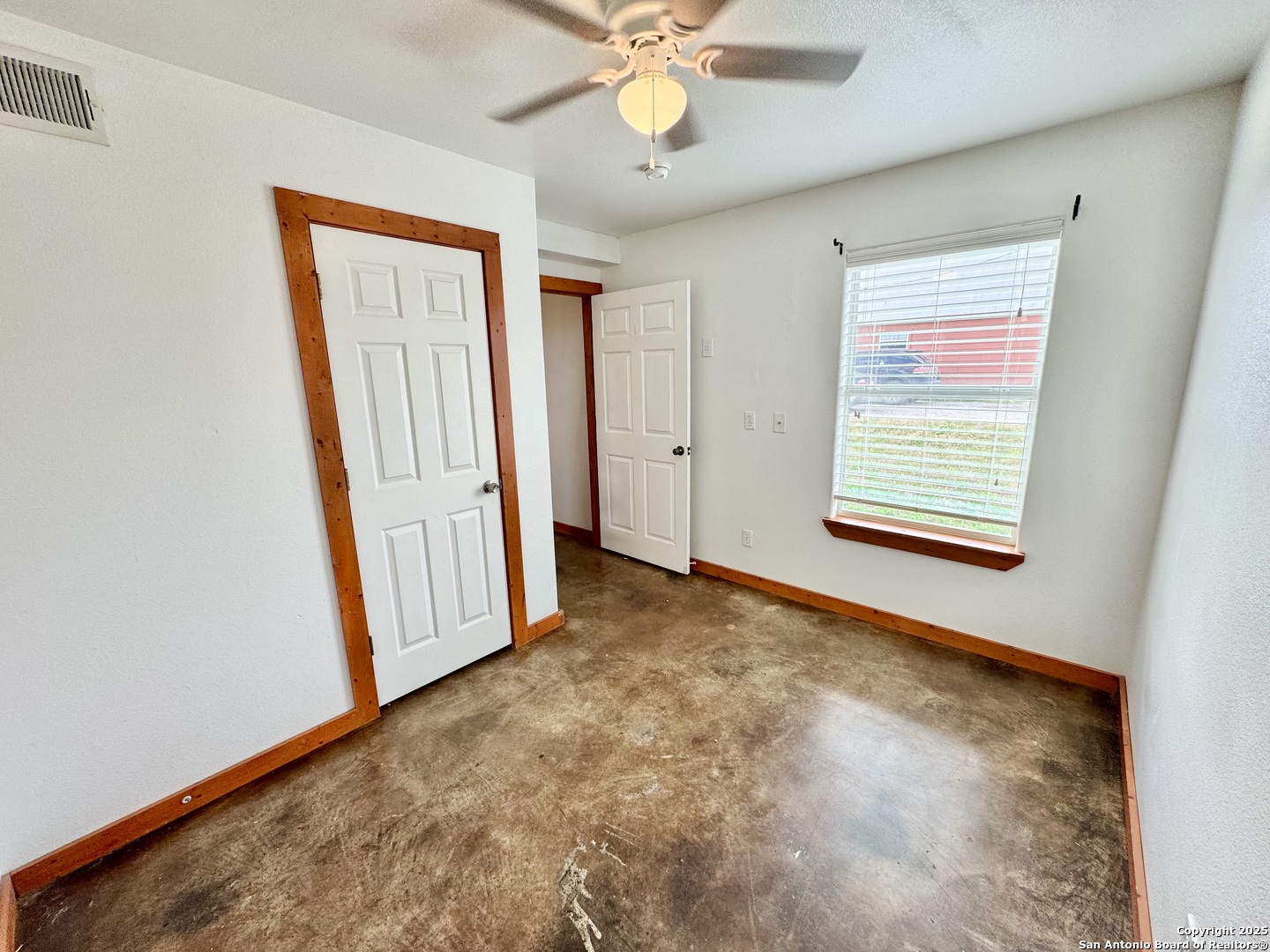 573 State Highway 97 E, #110, Floresville, TX 78114