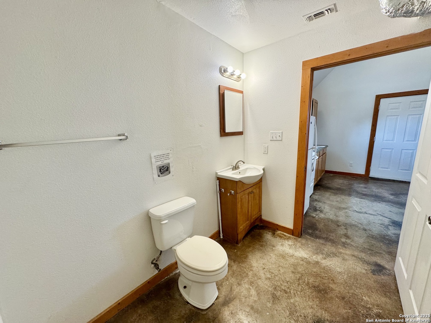 573 State Highway 97 E, #110, Floresville, TX 78114