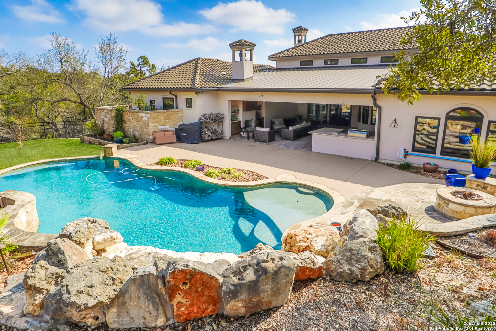 316 CLEAR LAKE DR, New Braunfels, TX 78132