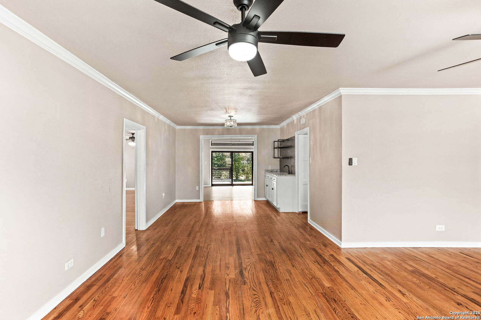 260 S HICKORY AVE, New Braunfels, TX 78130