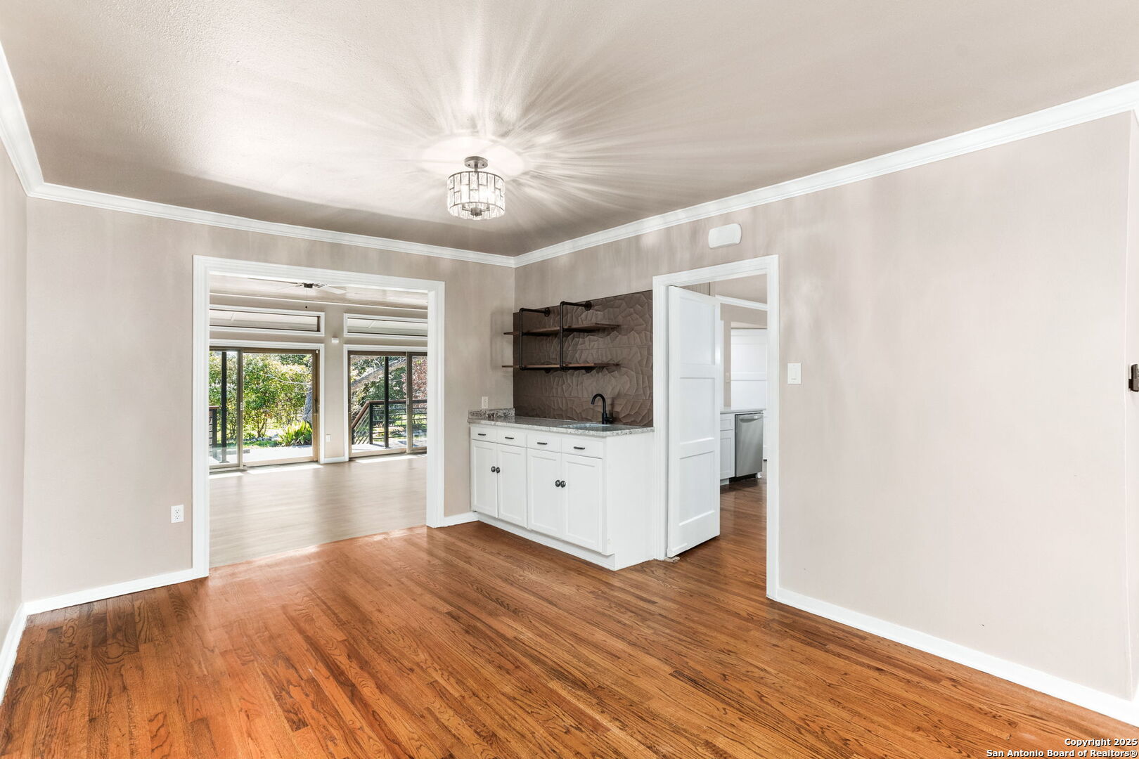 260 S HICKORY AVE, New Braunfels, TX 78130
