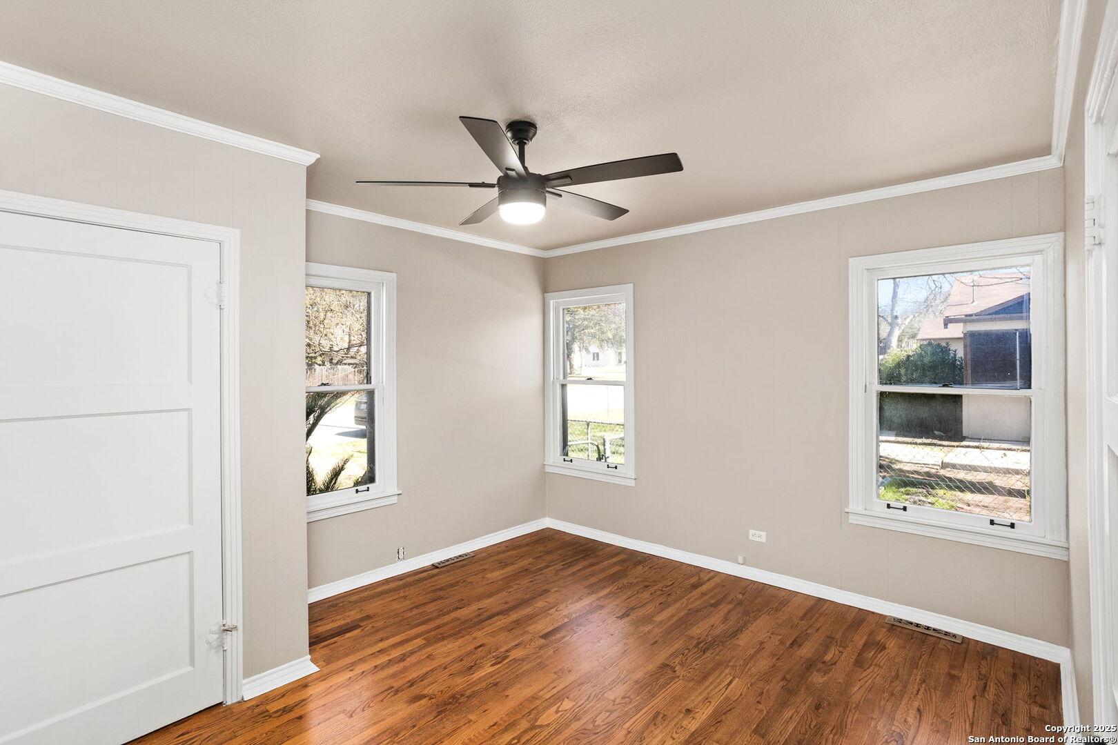 260 S HICKORY AVE, New Braunfels, TX 78130