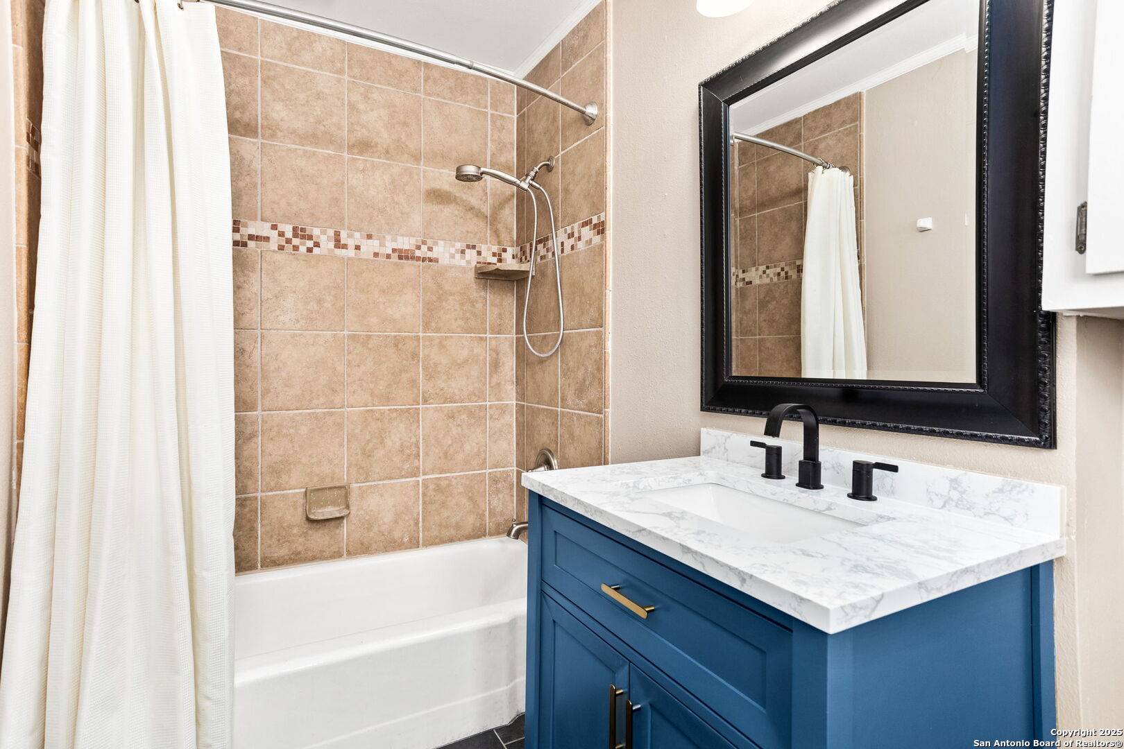 260 S HICKORY AVE, New Braunfels, TX 78130