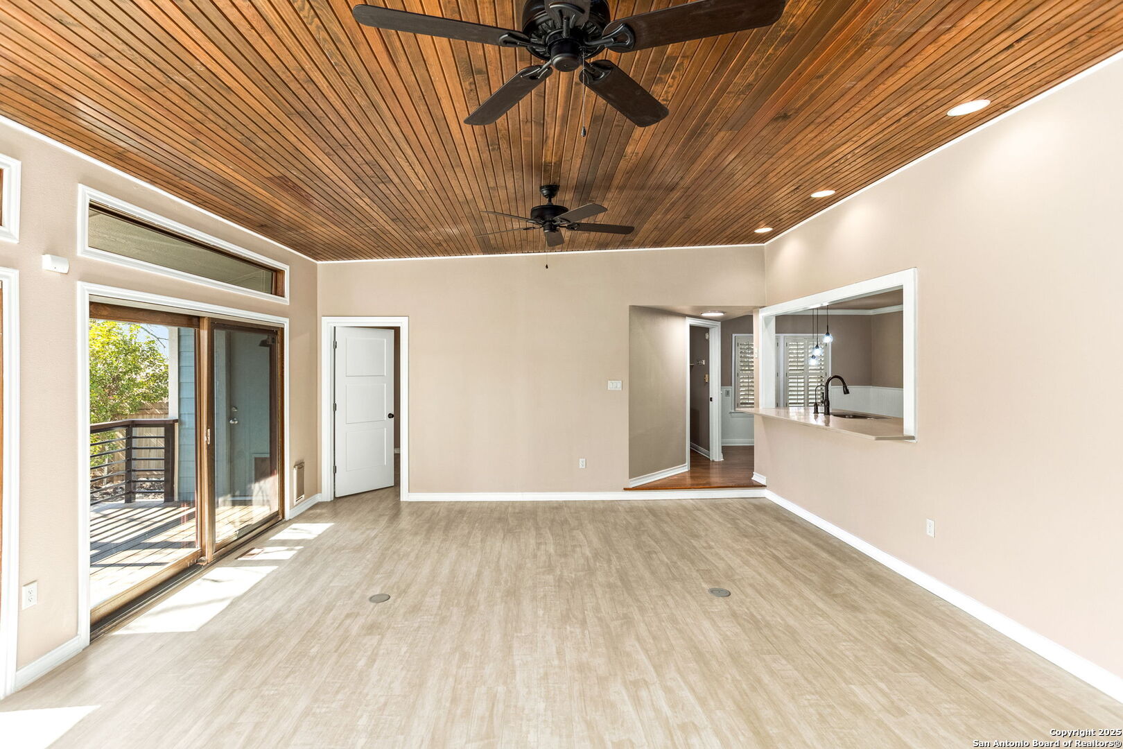 260 S HICKORY AVE, New Braunfels, TX 78130