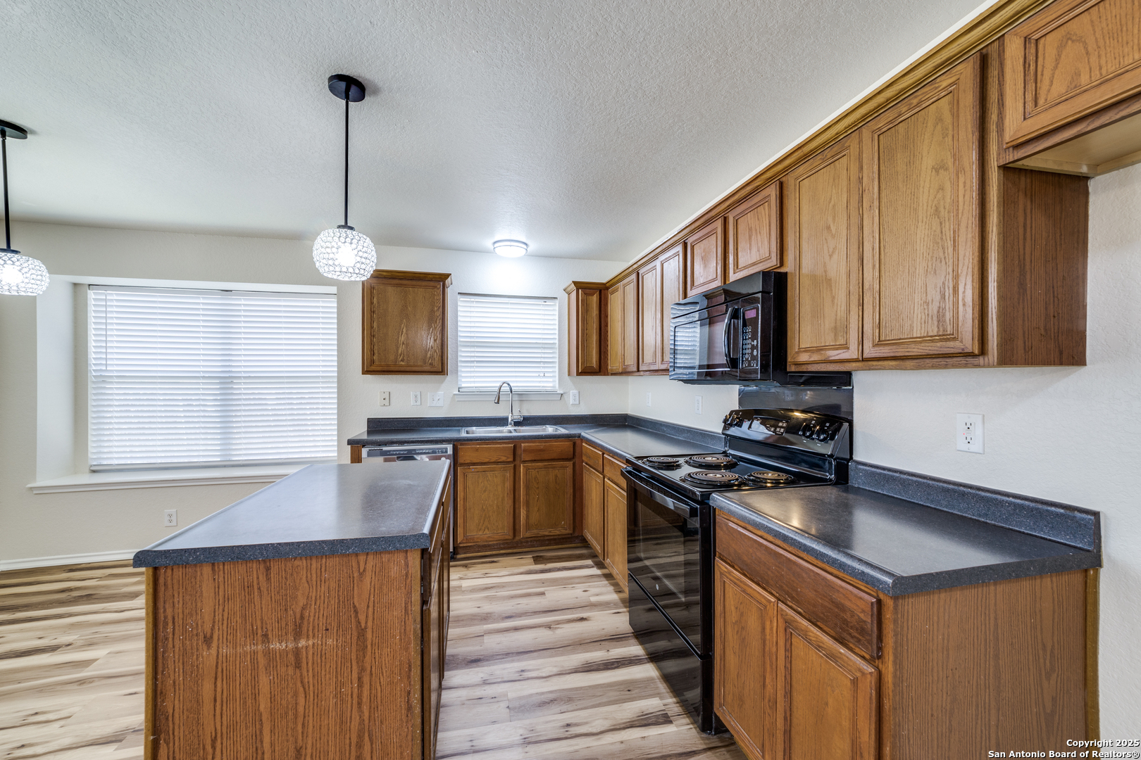 2434 Dove Crossing, New Braunfels, TX 78130
