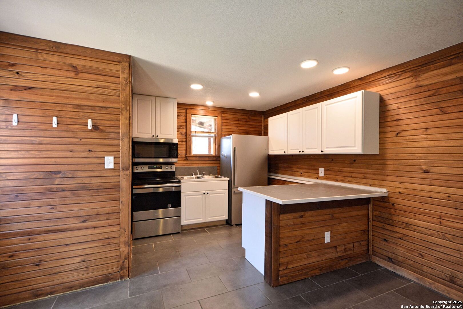 3174 BOON ST, Seguin, TX 78155