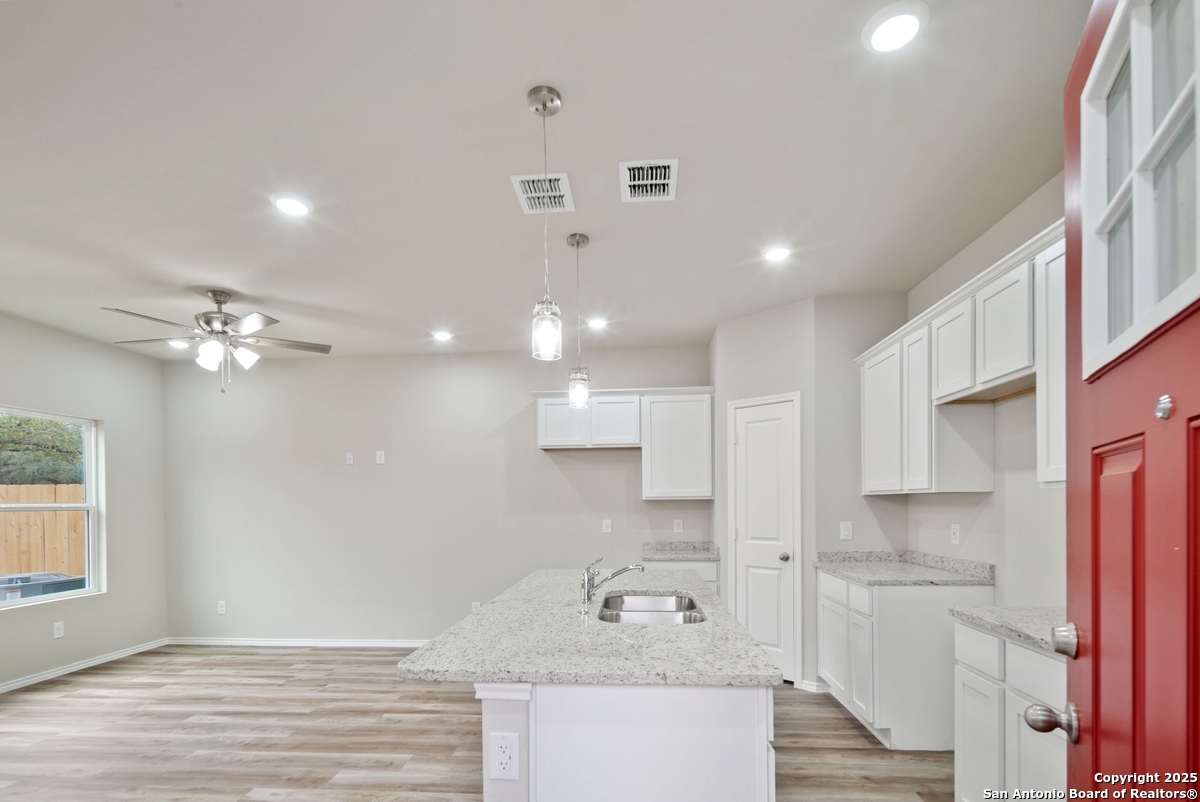 9193 DIETZ ELKHORN RD, #34, Boerne, TX 78015