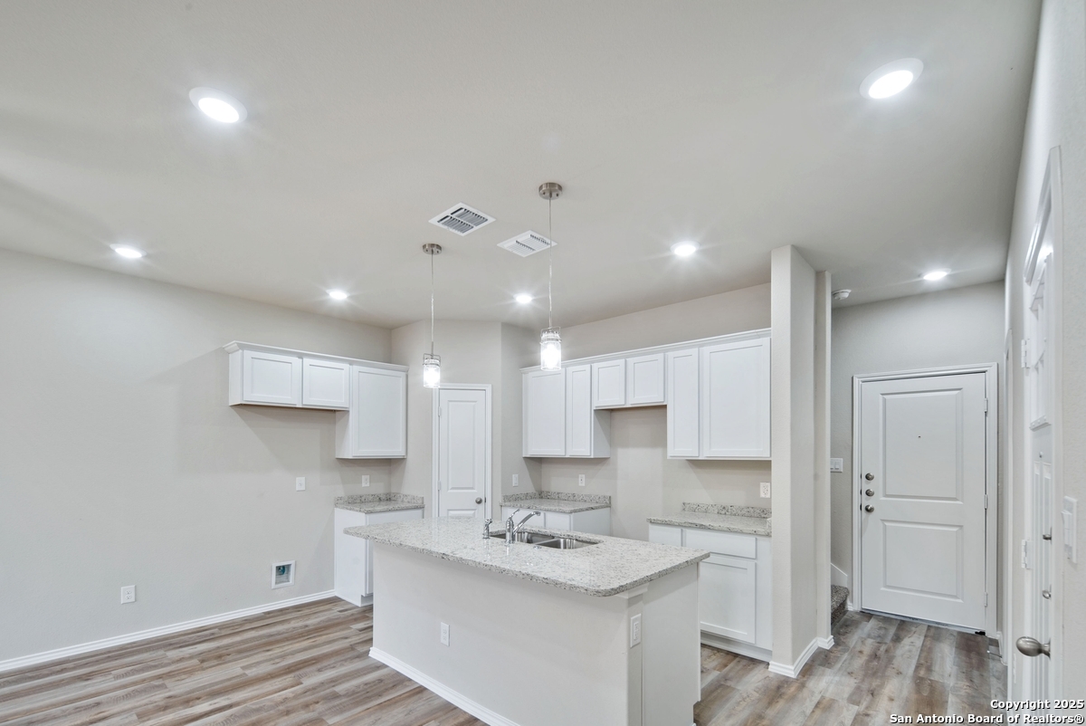 9193 DIETZ ELKHORN RD, #34, Boerne, TX 78015