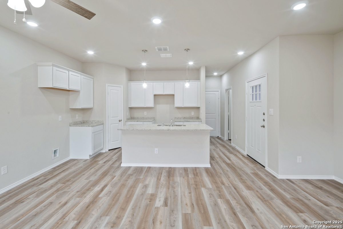 9193 DIETZ ELKHORN RD, #34, Boerne, TX 78015