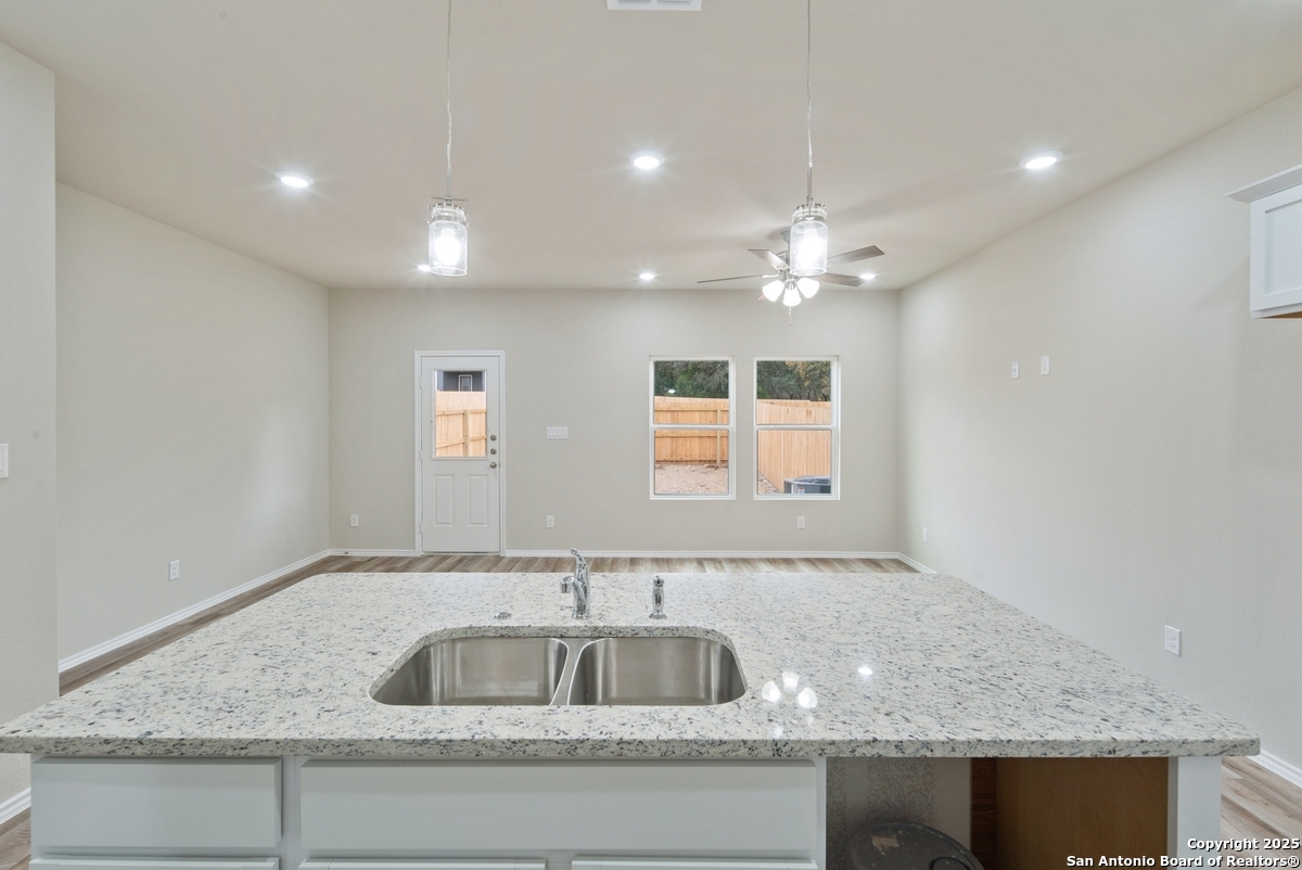 9193 DIETZ ELKHORN RD, #34, Boerne, TX 78015