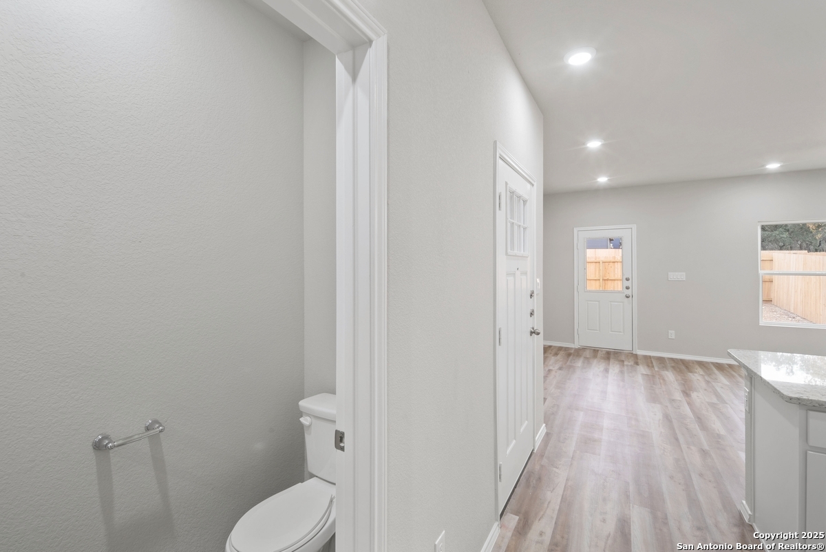 9193 DIETZ ELKHORN RD, #34, Boerne, TX 78015
