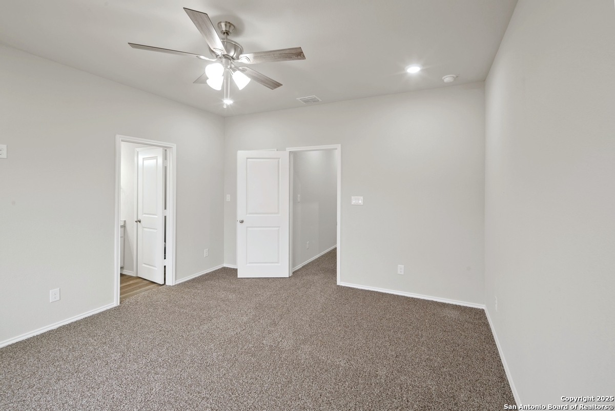 9193 DIETZ ELKHORN RD, #34, Boerne, TX 78015
