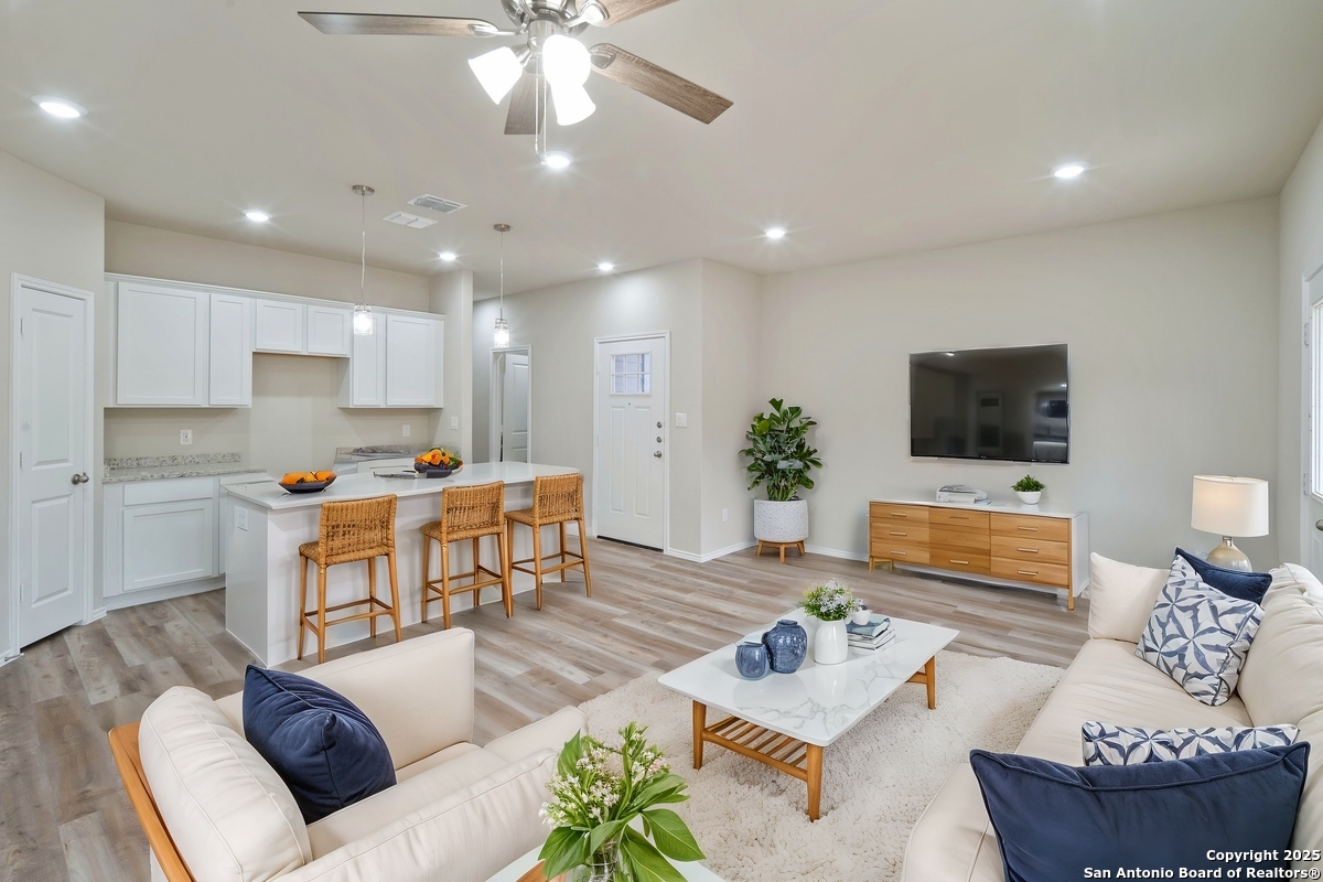 9193 DIETZ ELKHORN RD, #34, Boerne, TX 78015
