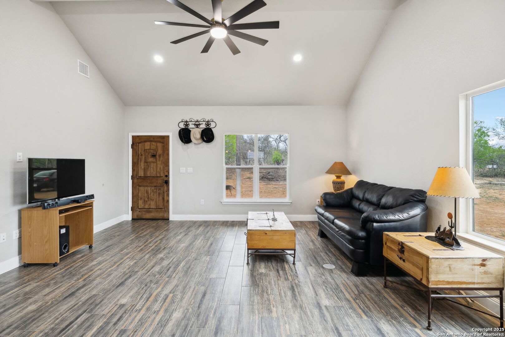 20922 KINNEY RD, Somerset, TX 78069