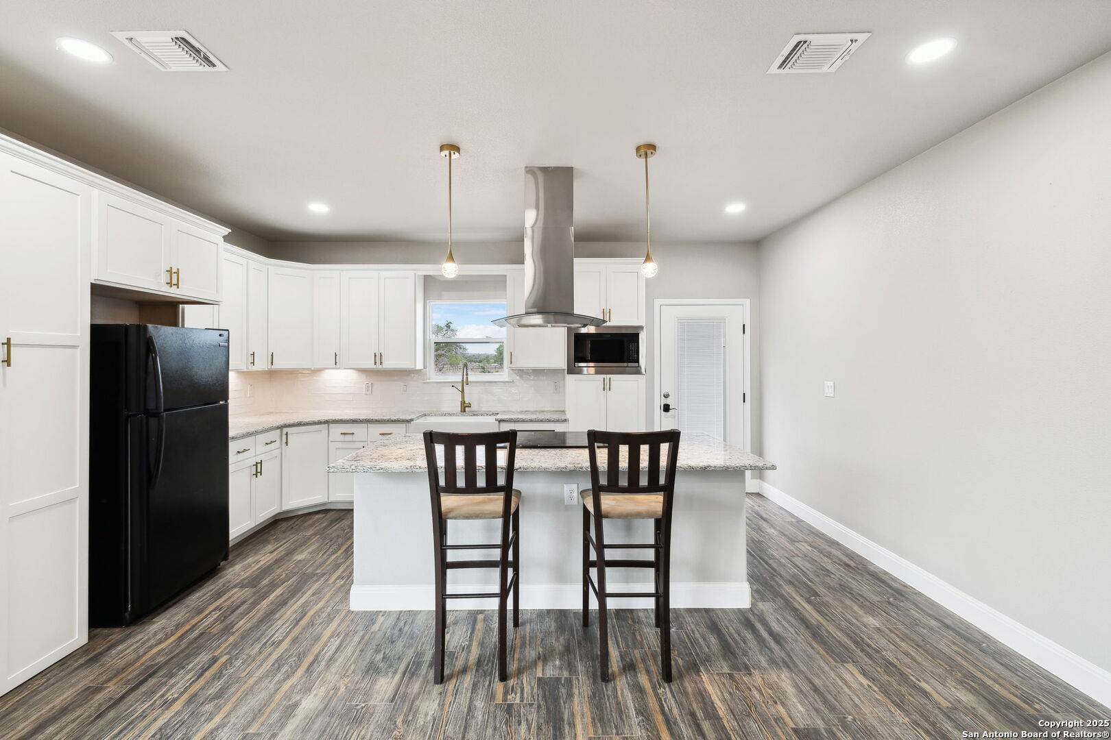 20922 KINNEY RD, Somerset, TX 78069