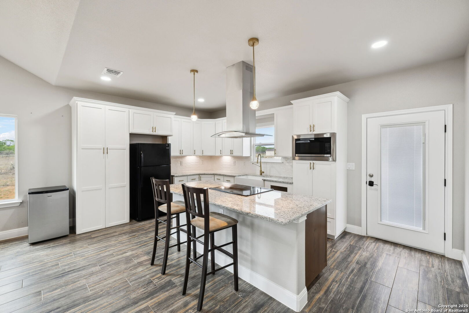 20922 KINNEY RD, Somerset, TX 78069