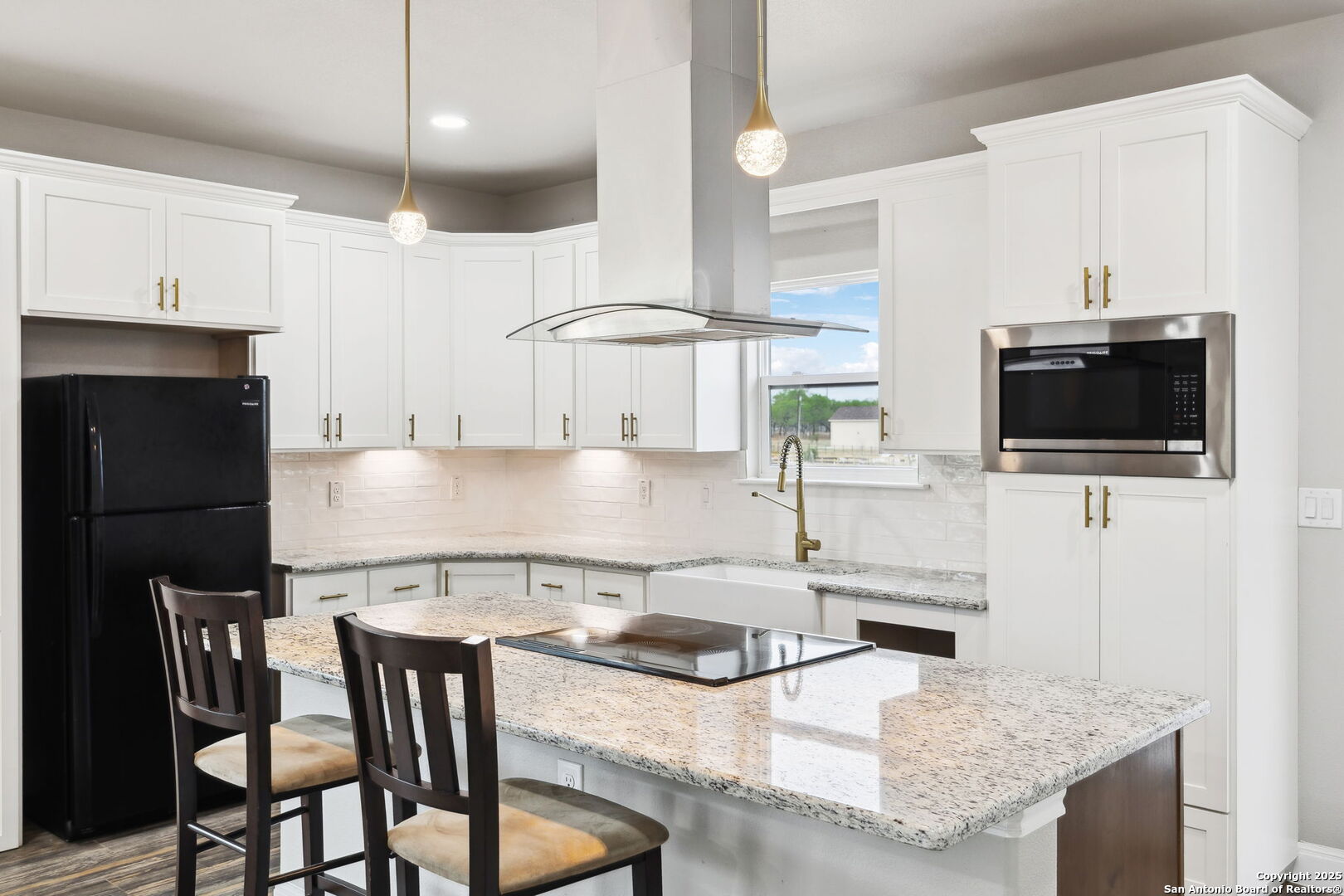 20922 KINNEY RD, Somerset, TX 78069