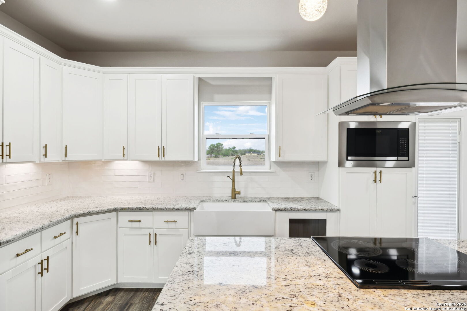 20922 KINNEY RD, Somerset, TX 78069