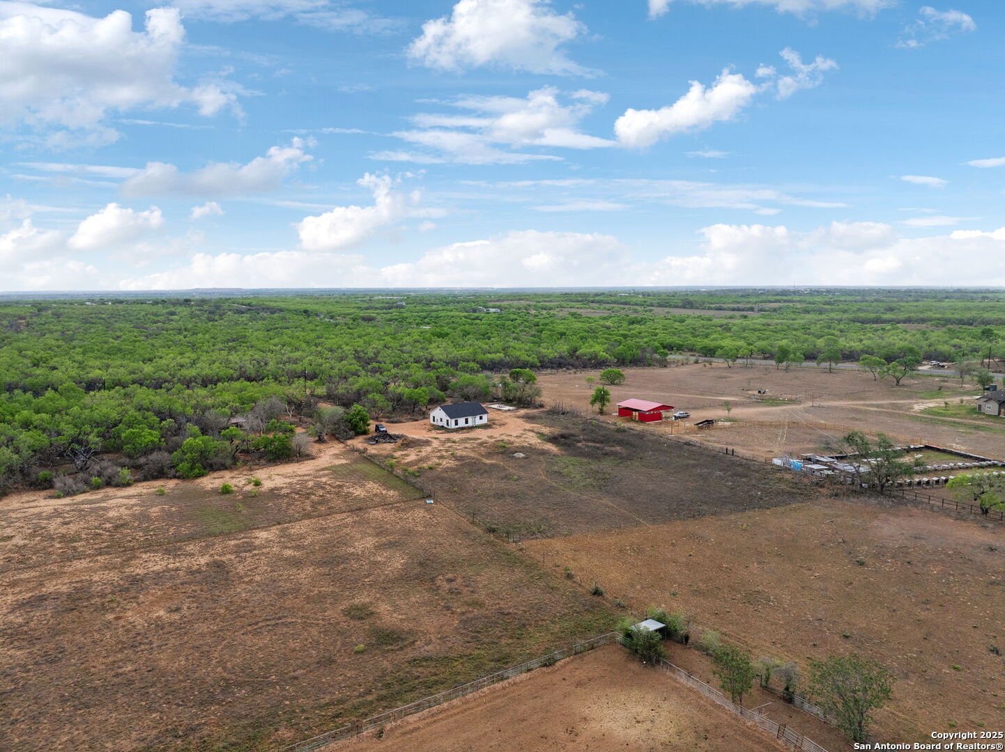 20922 KINNEY RD, Somerset, TX 78069