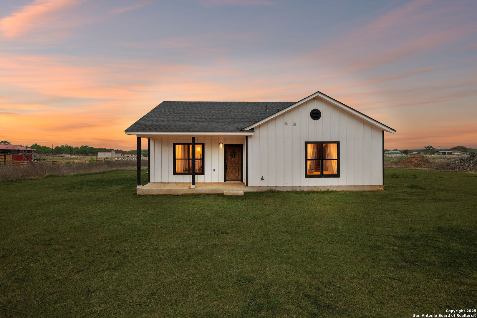 20922 KINNEY RD, Somerset, TX 78069