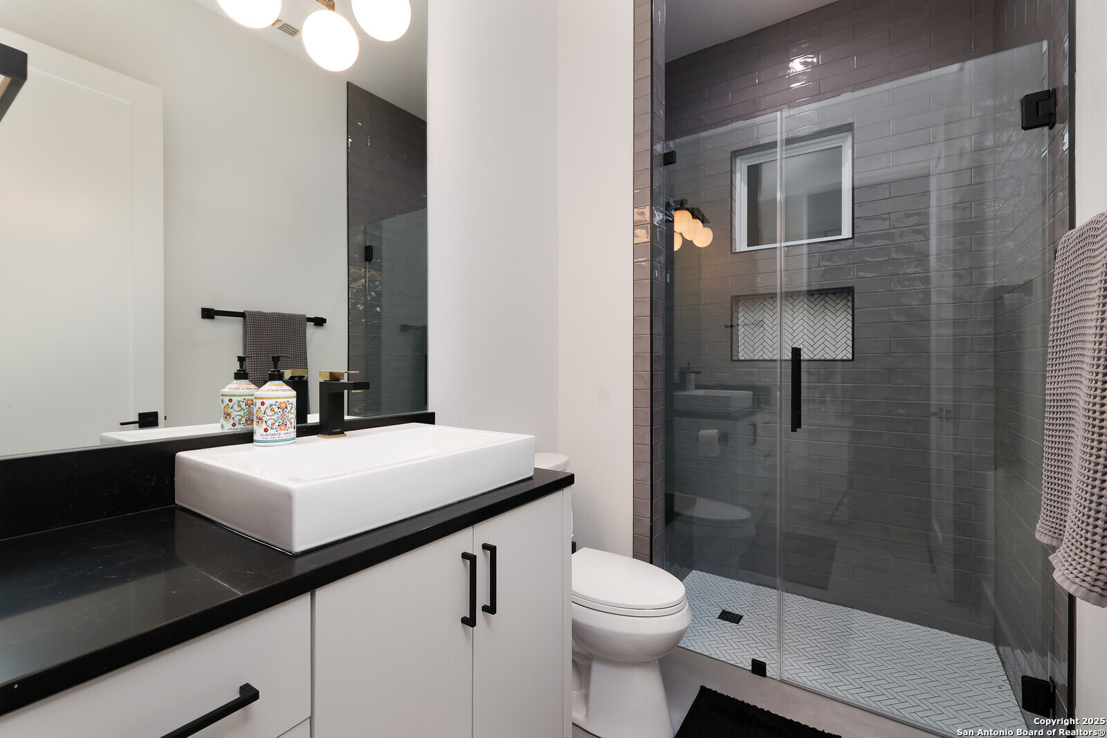 Bathroom for 2nd bedroom 