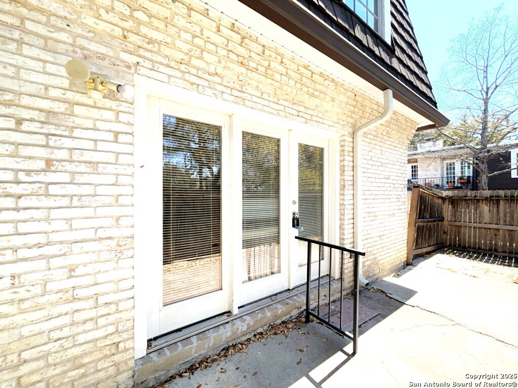 image of 8038 Broadway, San Antonio, TX 78209