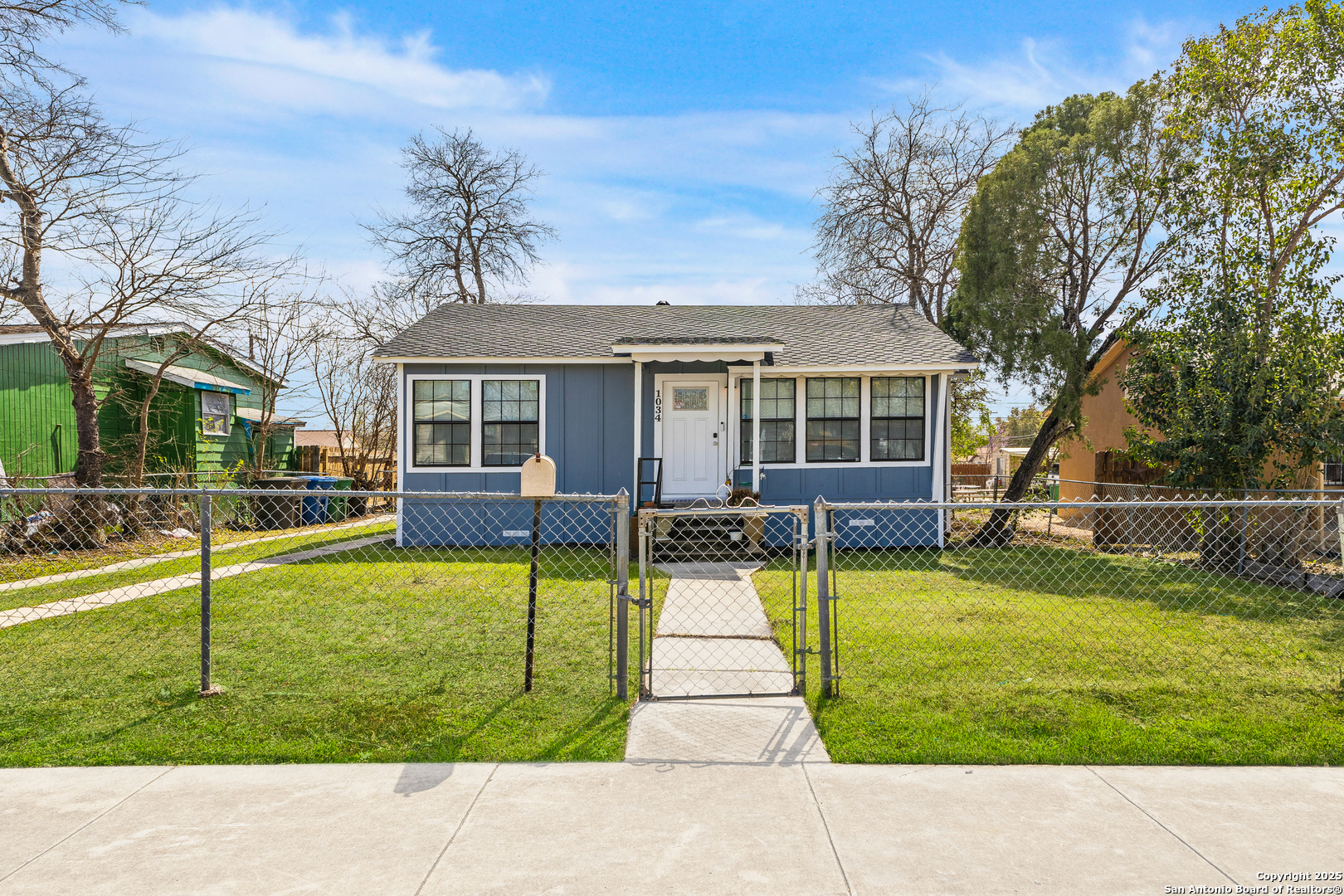 1034 West Wildwood Dr, San Antonio, TX 78201