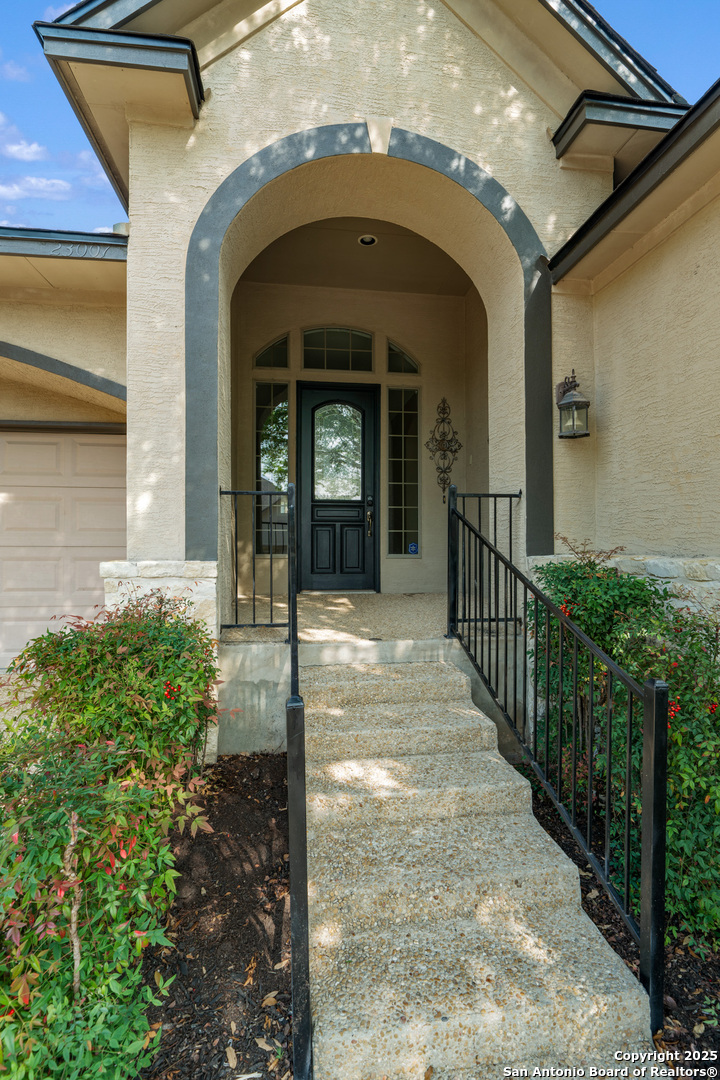 23007 Osprey Rdg, San Antonio, TX 78260
