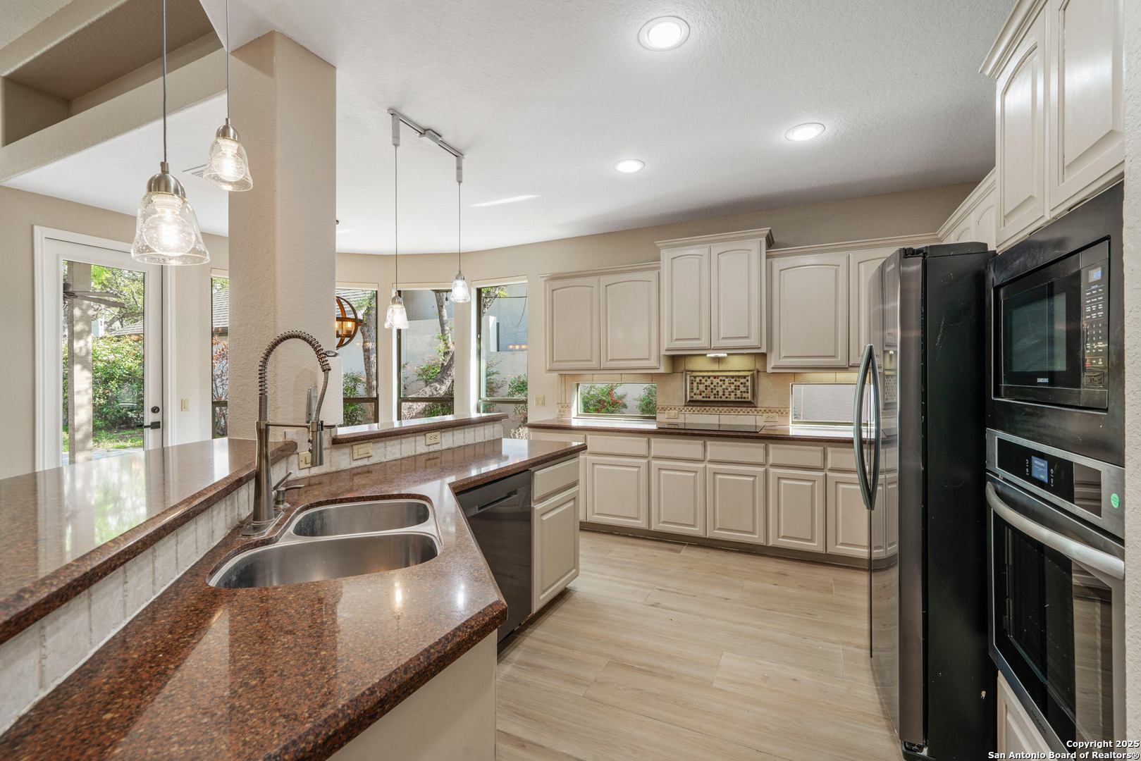 23007 Osprey Rdg, San Antonio, TX 78260