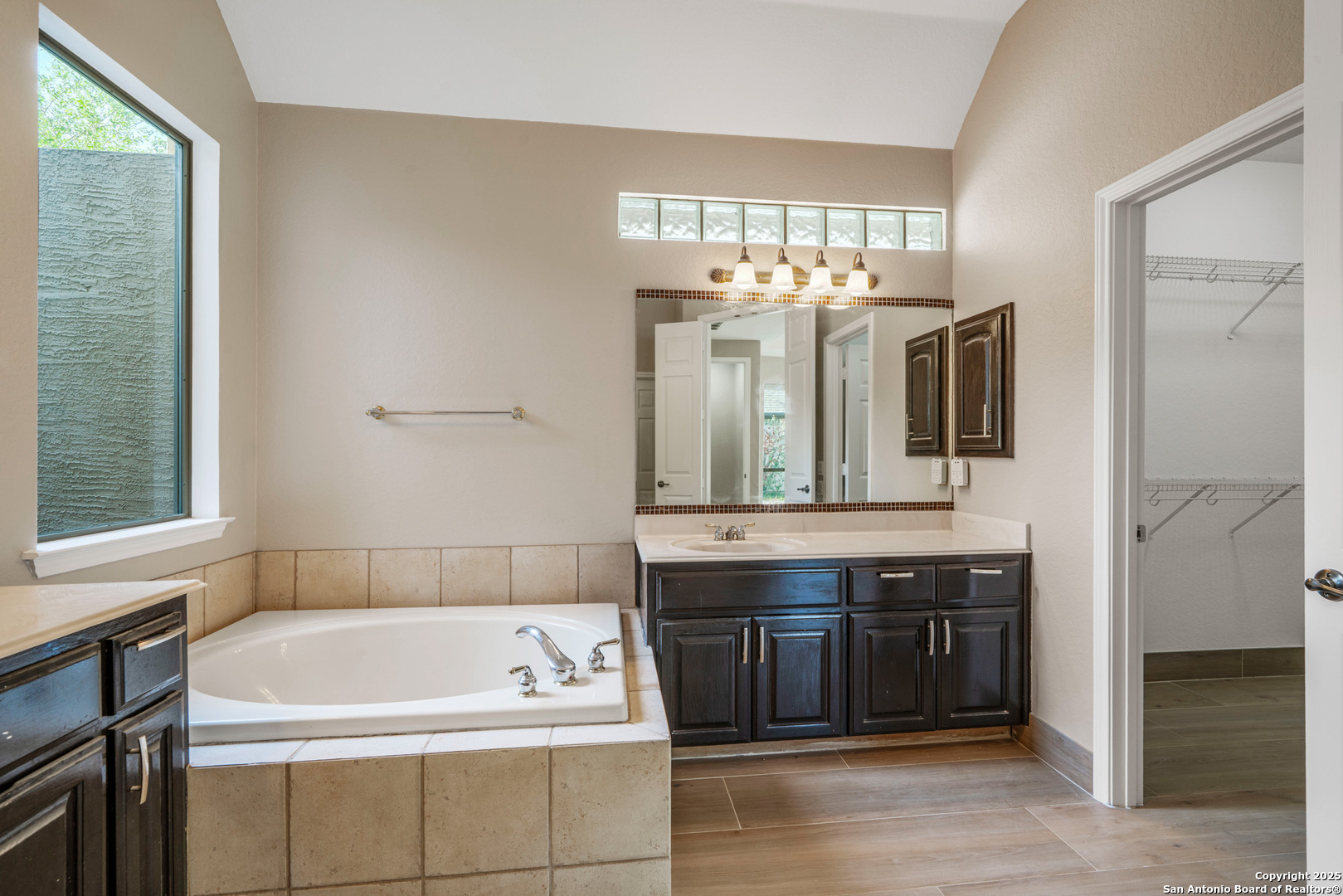 23007 Osprey Rdg, San Antonio, TX 78260