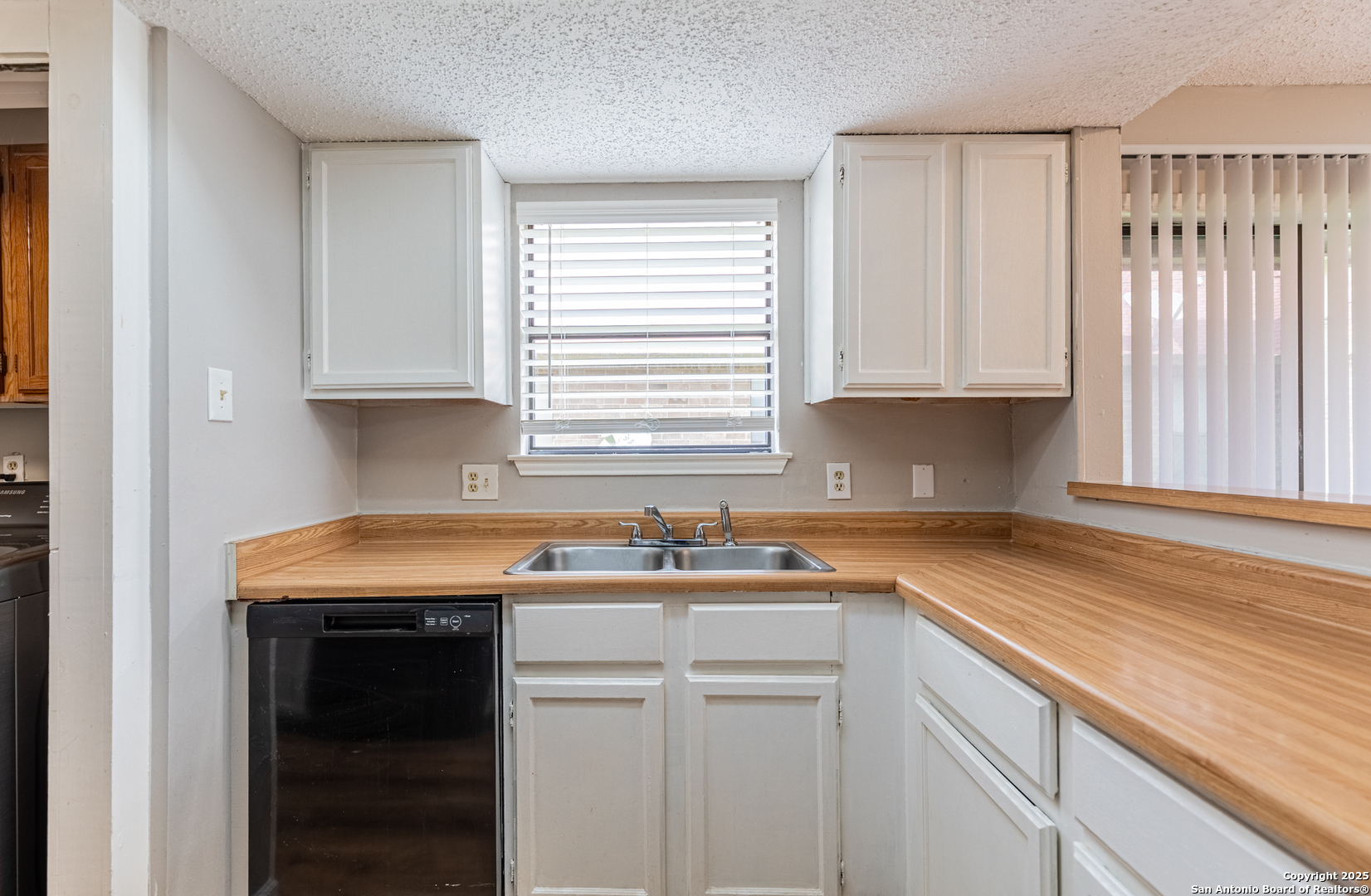 6307 WINDSOR CASTLE, #1, San Antonio, TX 78218