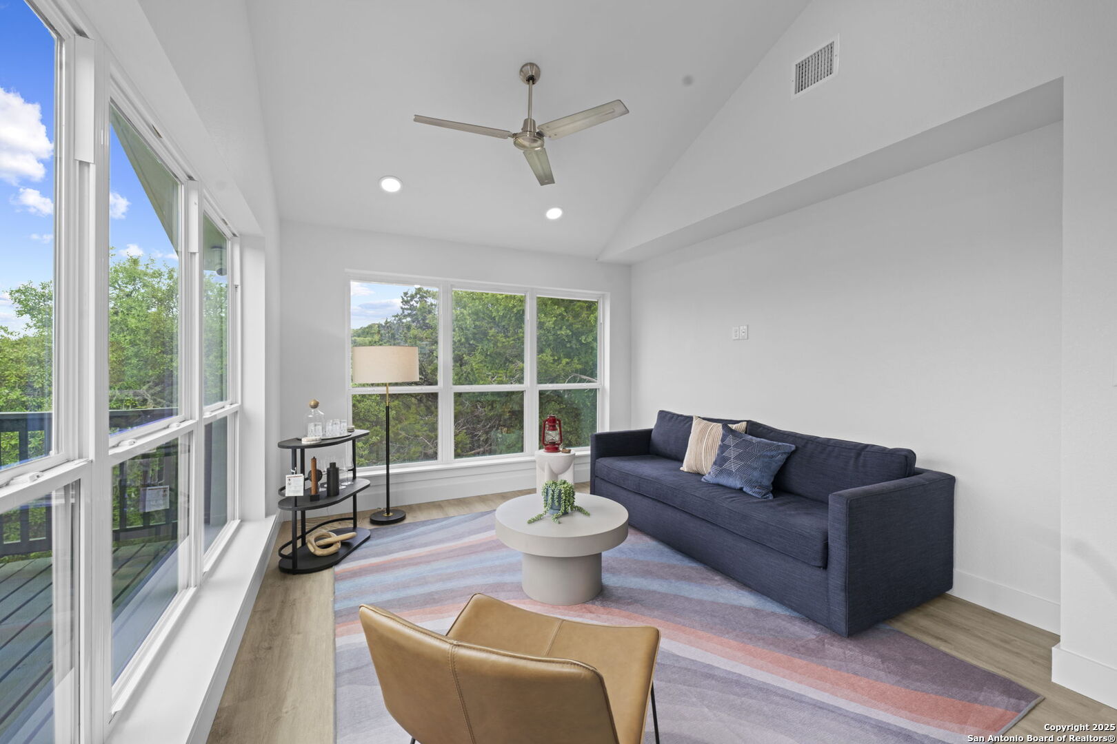 Photo 1 of Single family home for sale at 1880 Trail Pass Dr, Canyon Lake, TX 78133 | MLS# 1862091 | Listing updated on 2025-08-10