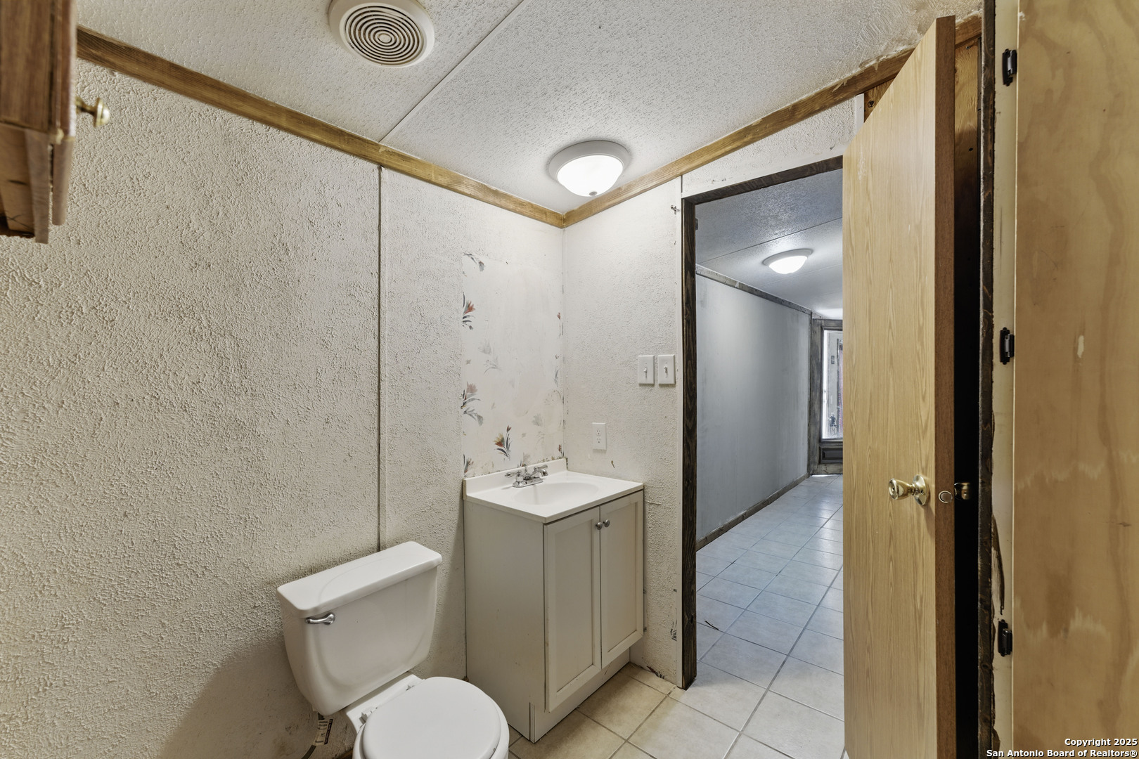Secondary Bathroom