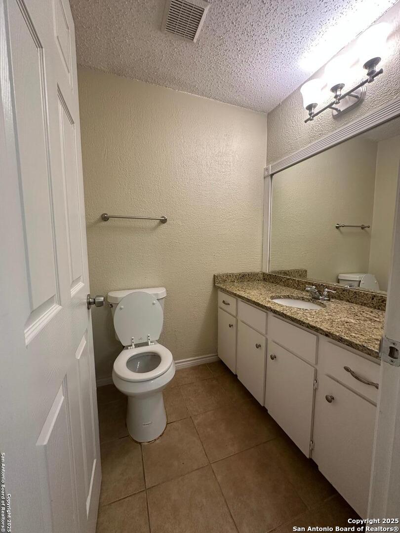 8573 ECHO CREEK LN, San Antonio, TX 78240
