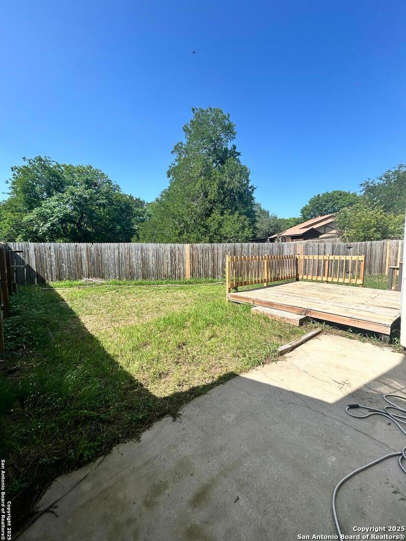 8573 ECHO CREEK LN, San Antonio, TX 78240
