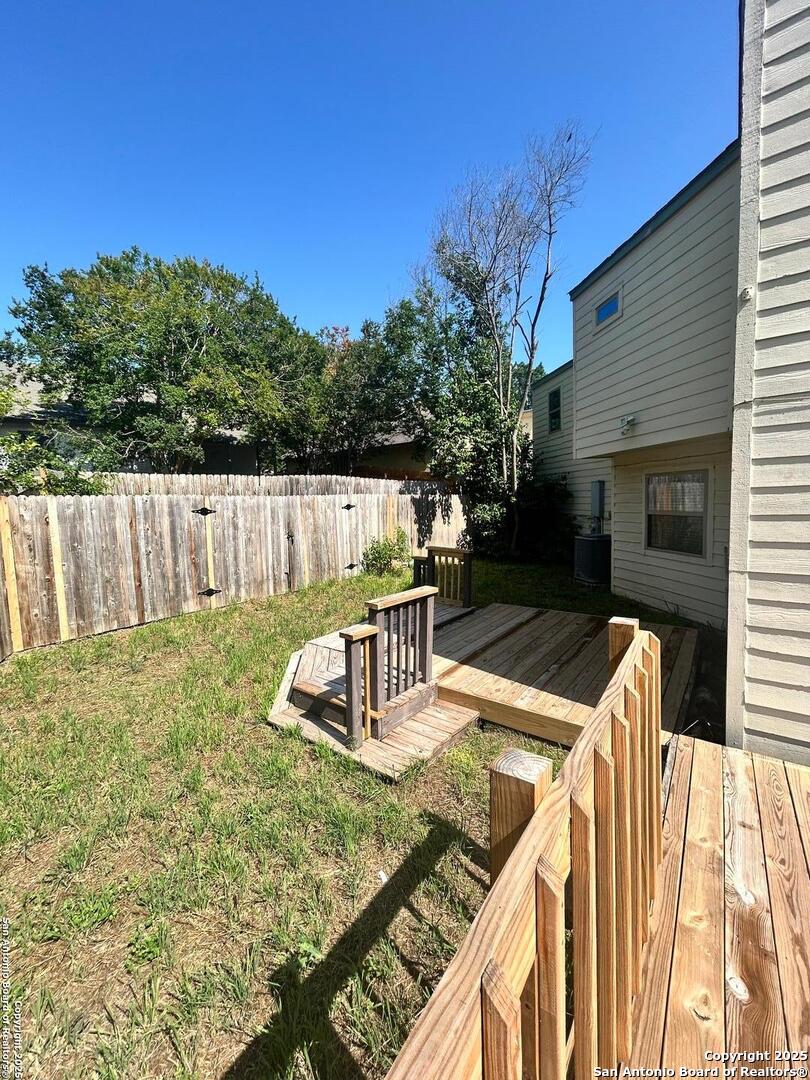 8573 ECHO CREEK LN, San Antonio, TX 78240