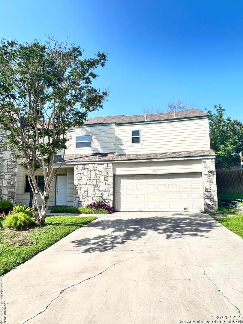 8573 ECHO CREEK LN, San Antonio, TX 78240