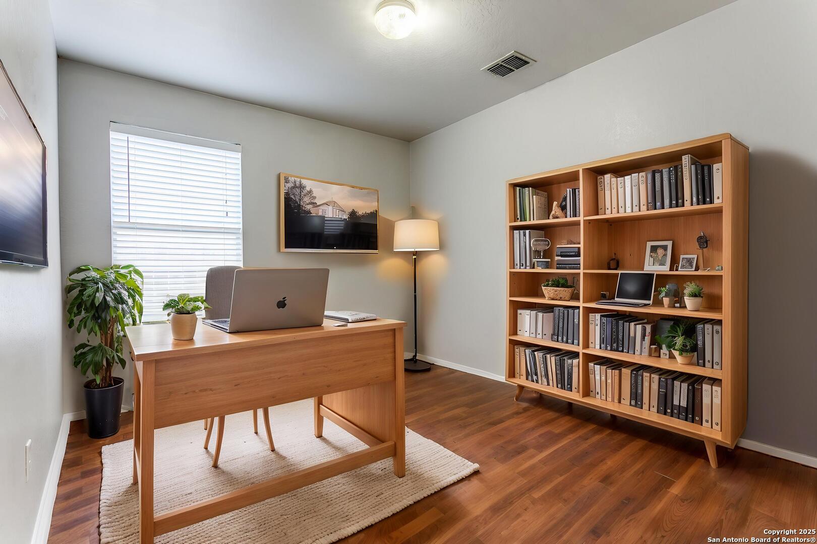 Flex - perfect for office, playroom or living