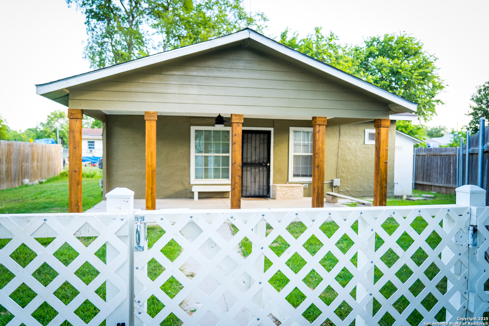 1412 Whitman Ave Listing Cover Image