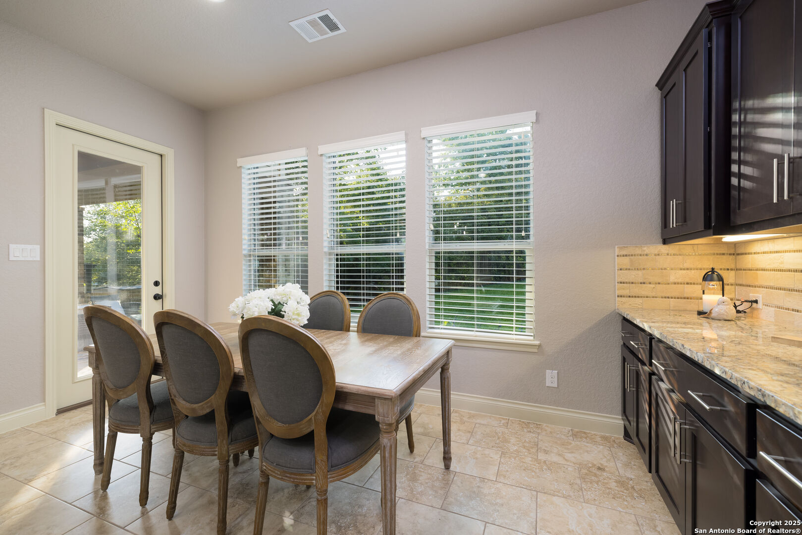 Eat-In Kitchen Breakfast Area