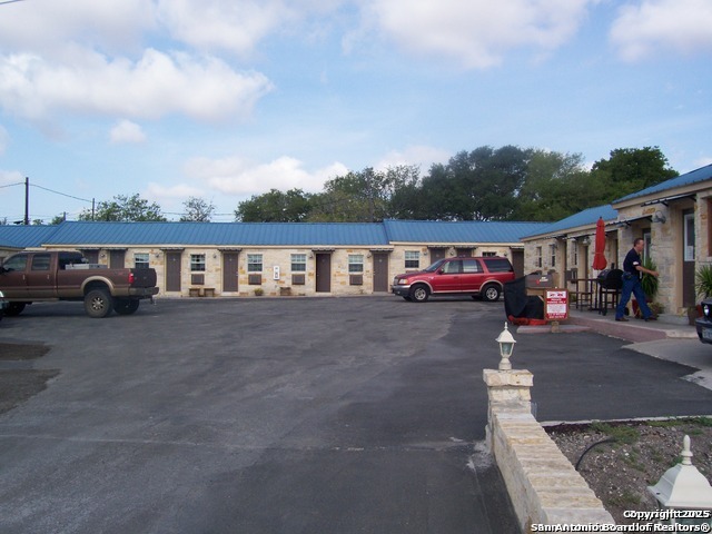 303 N STATE HIGHWAY 123
